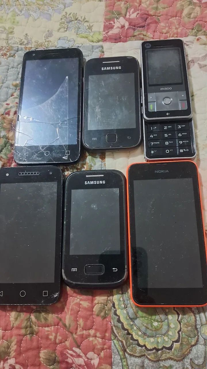 Celulares velhos e tablet