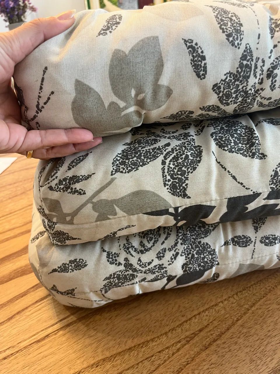 Futon 50x50 conjunto com 3 almofadas  - Foto 4