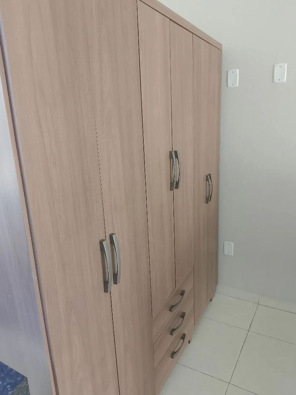 Guarda-roupa 06 portas