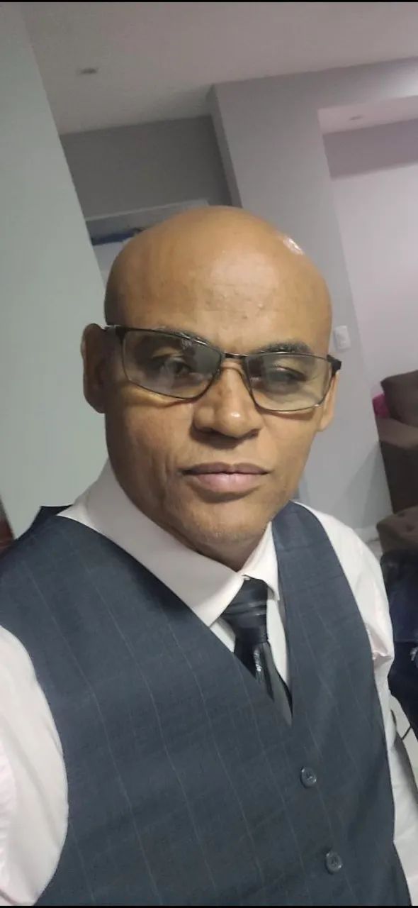 Mestre de obras disponível 
