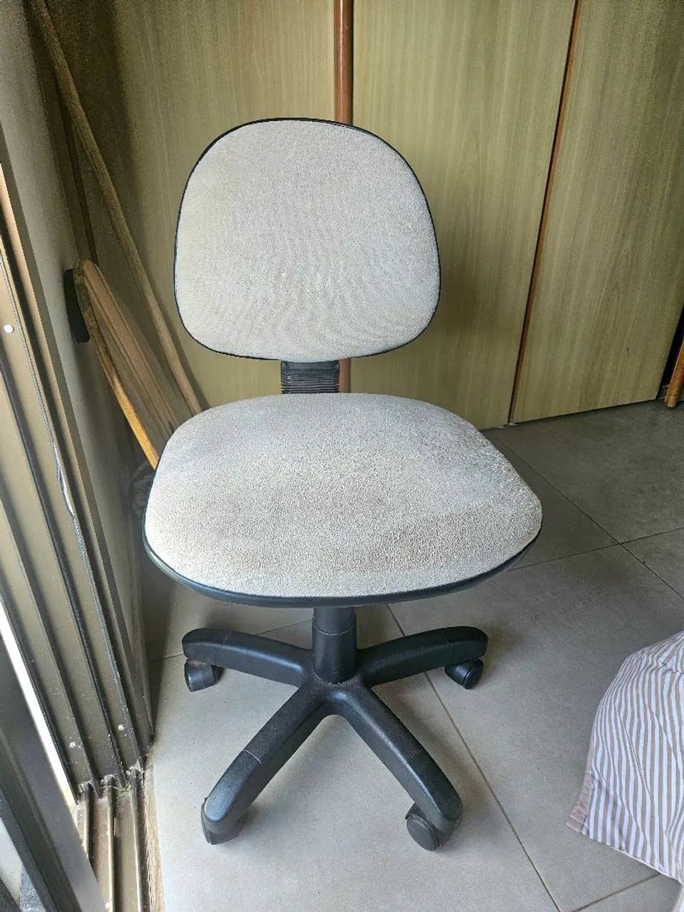 Office chair with casters