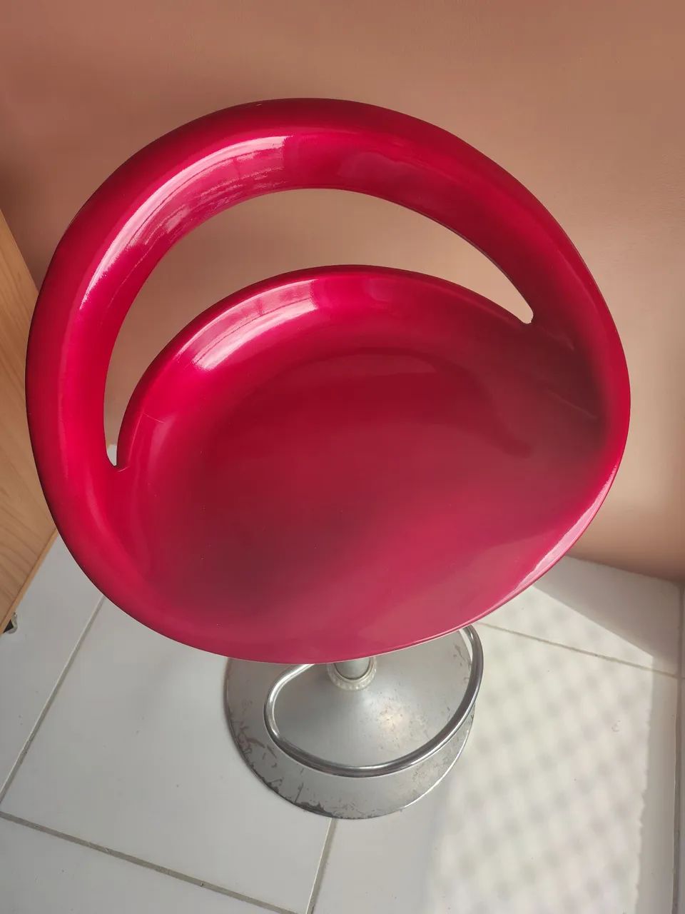 Vende-se banco alto vermelho  - Foto 4