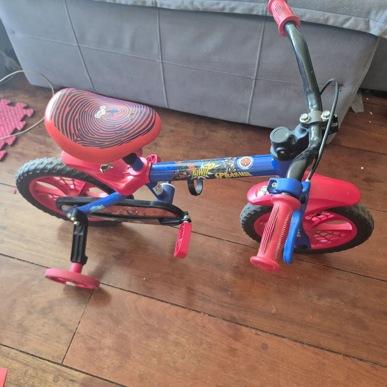 Bicicleta aro 12 - Homem Aranha - Foto 2