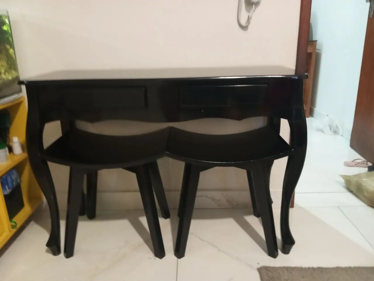 Kit aparador e banquetas Tok&Stok - Foto 4