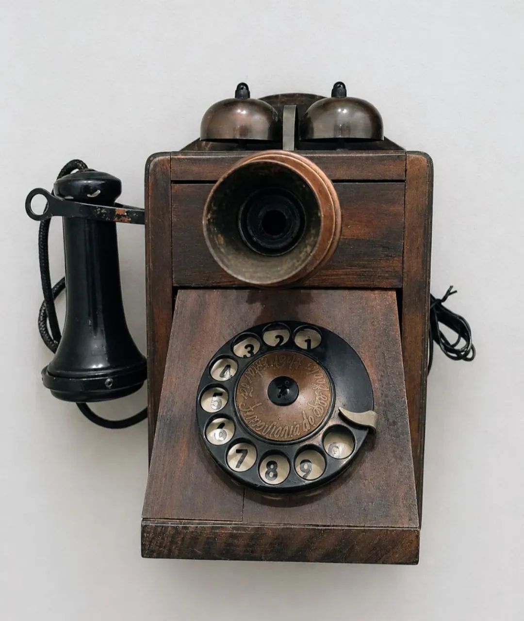 Telefone de madeira 1947 