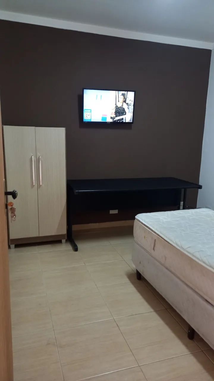 Quarto para Mulheres - aluga-se zona leste