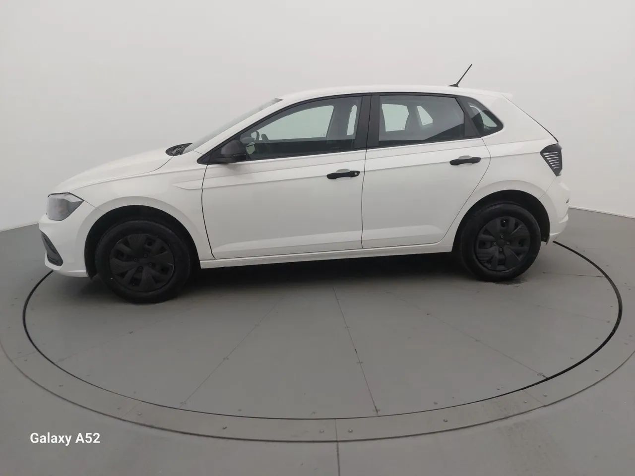 Volkswagen Polo Track 1.0 Flex 12V 5p, foto 2 de 18