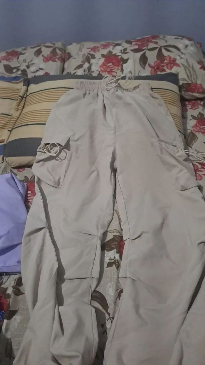 Duas  calças jogger  da shein - Foto 2