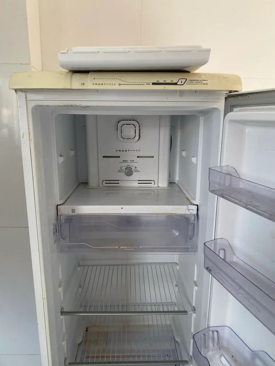 Geladeira com defeito - Foto 3