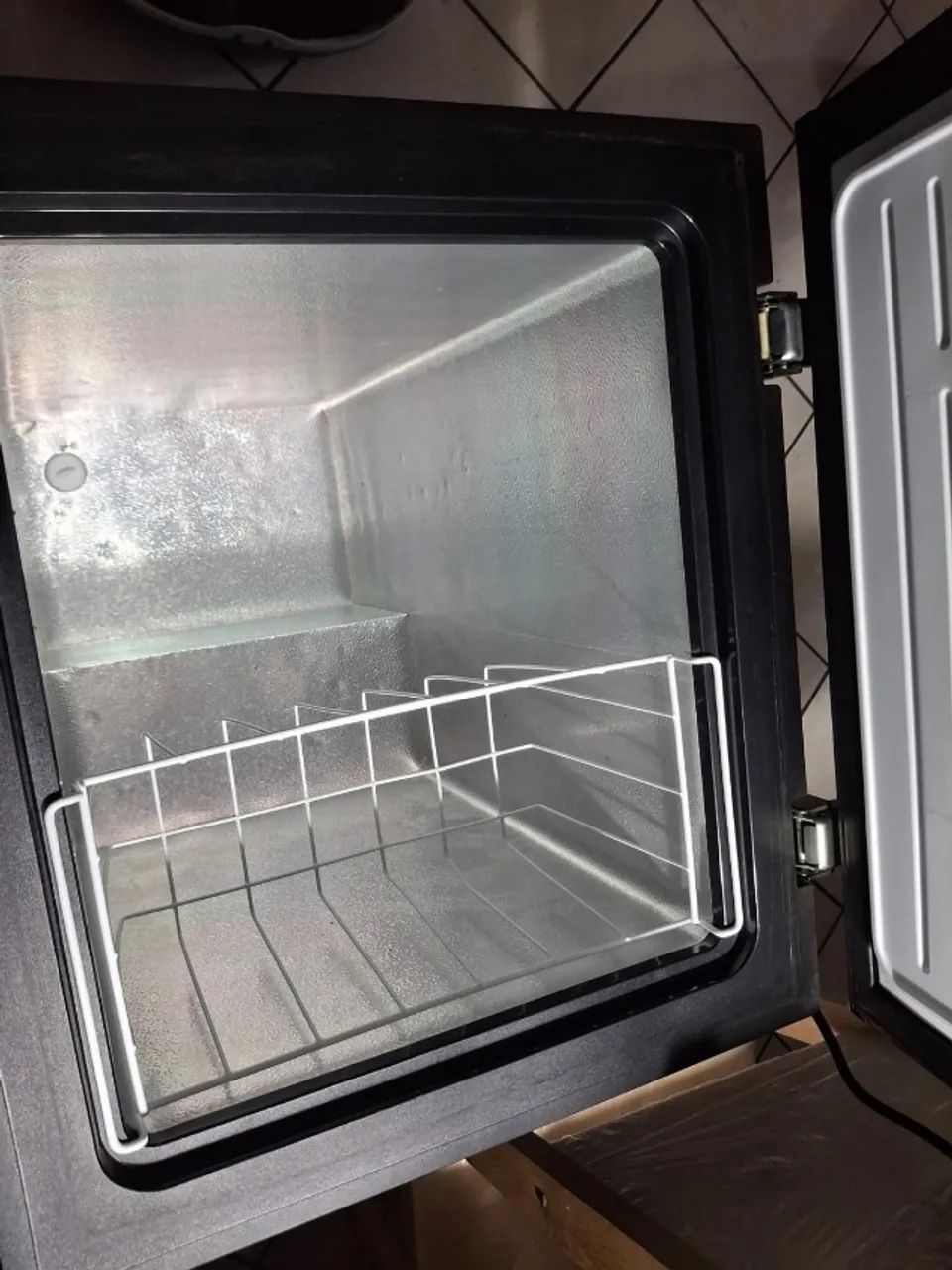 Freezer Horizontal 100 LITROS Midea Preto - Foto 4