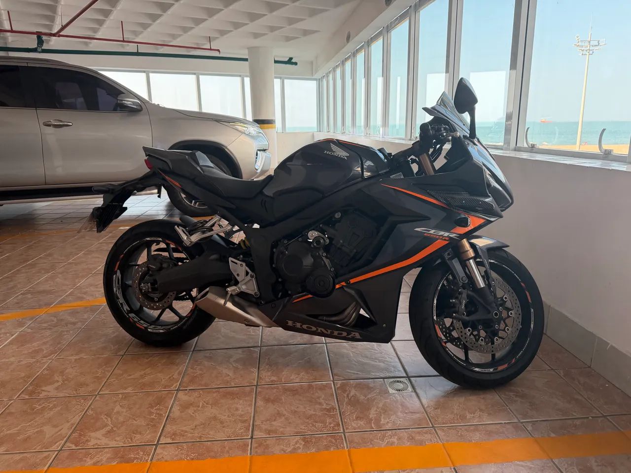 CBR 650R  - Foto 3