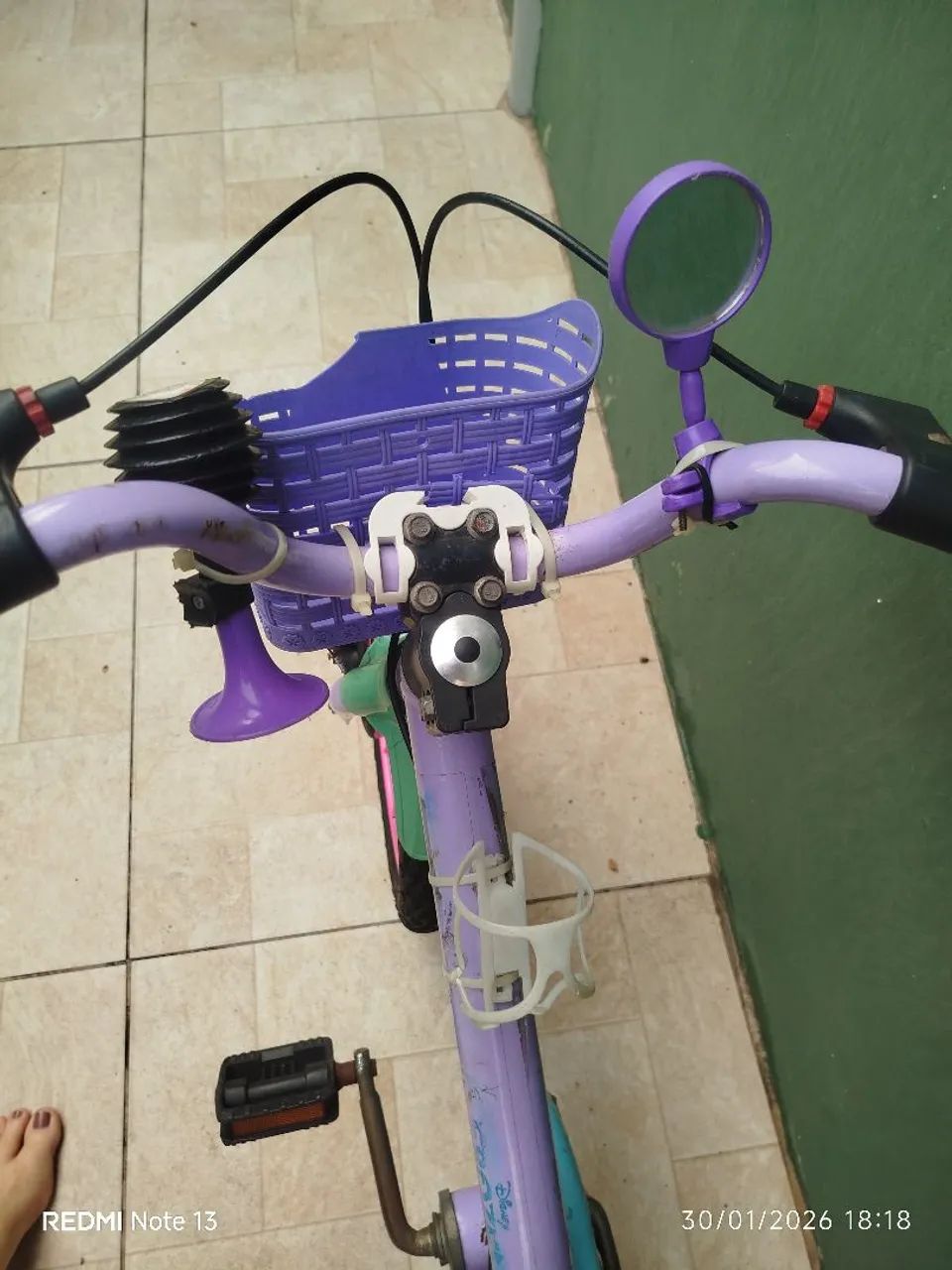 Bicicleta aro 16 com rodinhas - Foto 4