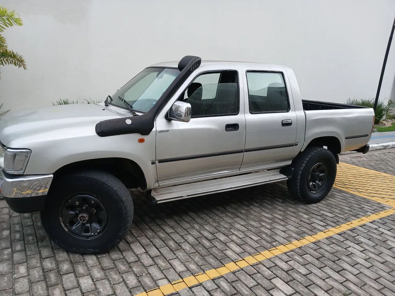 Toyota Hilux CD SRV 4X4 3.0 8V 116cv TB Diesel 2003