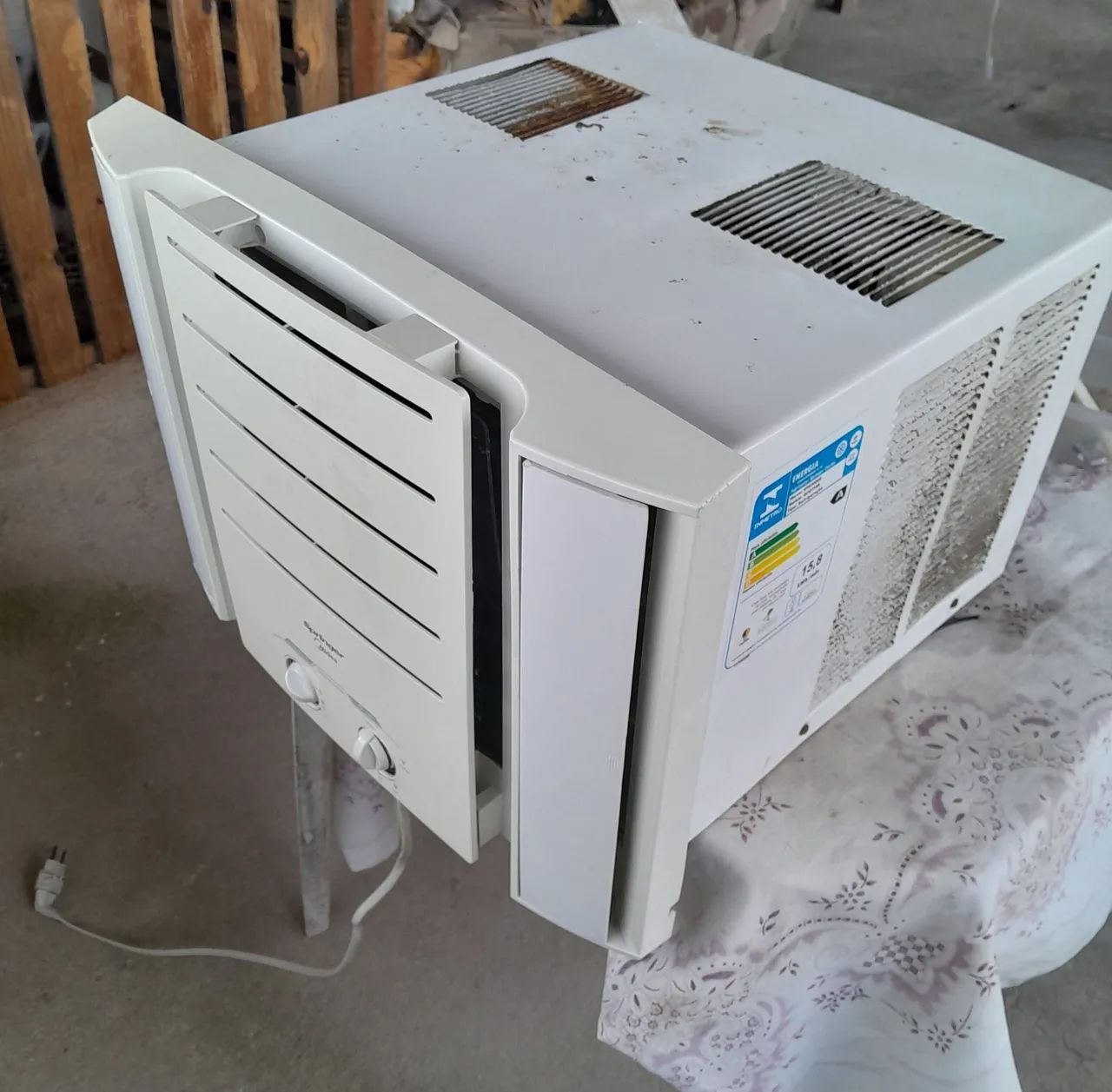 Ar Condicionado de janela 7 500 funcionando perfeitamente  - Foto 3