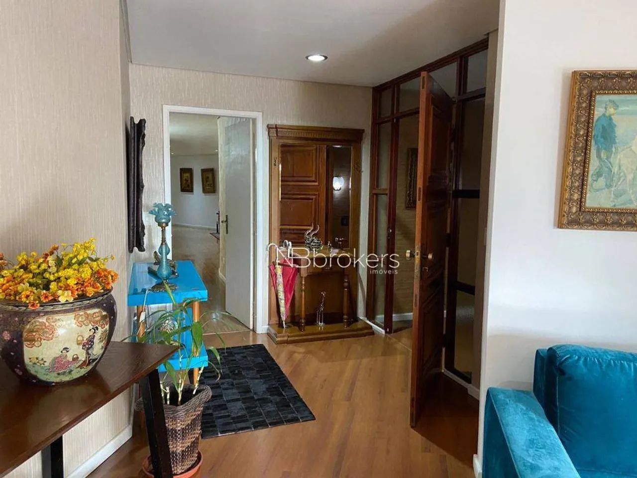 COM 5 QUARTOS, ESCRITÓRIO E 4 VAGAS  LOCALIZAÇÃO EXCELENTE E PRÓXIMO A TUDO! - Foto 5