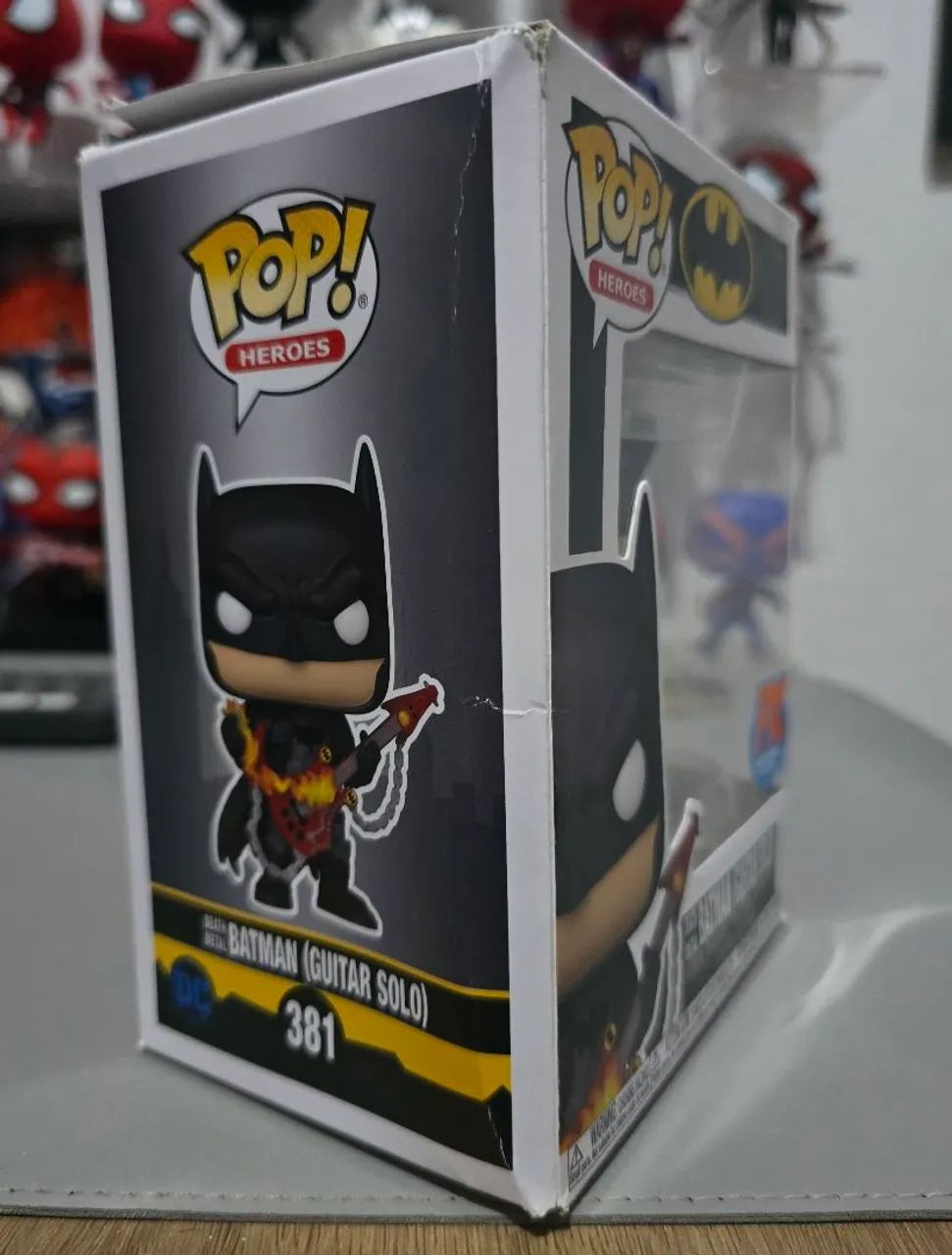 Funko Pop! Dc Batman Guitar #381 - Foto 2