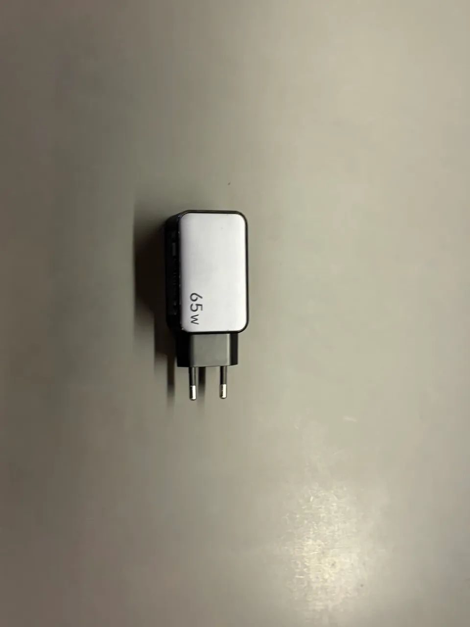 Fonte de carga 65 W