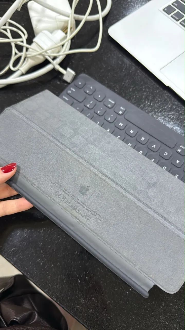 Capa com teclado  para iPad 5 geração original Apple  - Foto 2