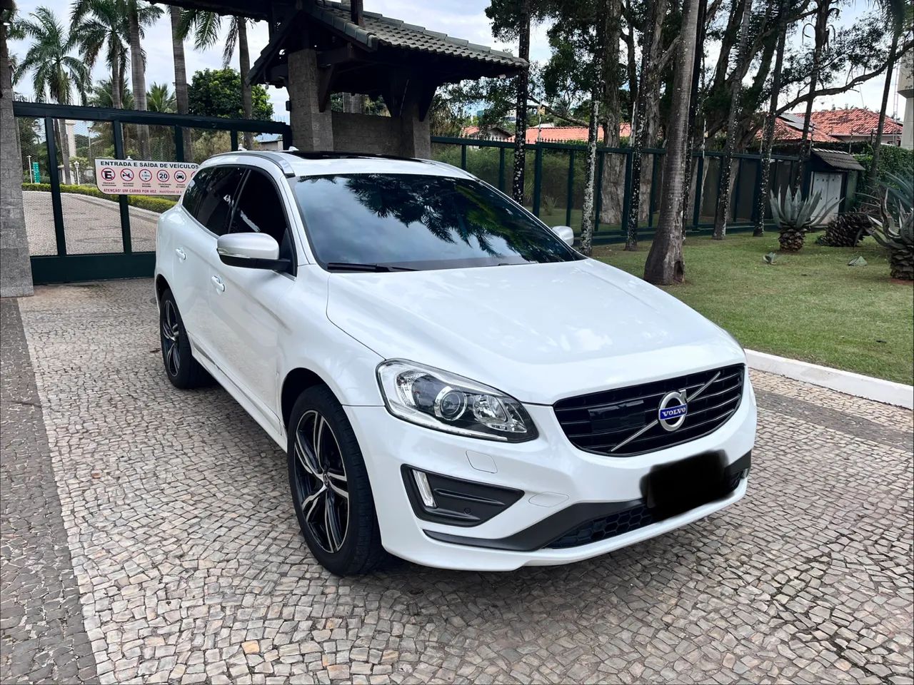 Volvo XC 60 T-5 R-design 2.0 FWD 5P 2017
