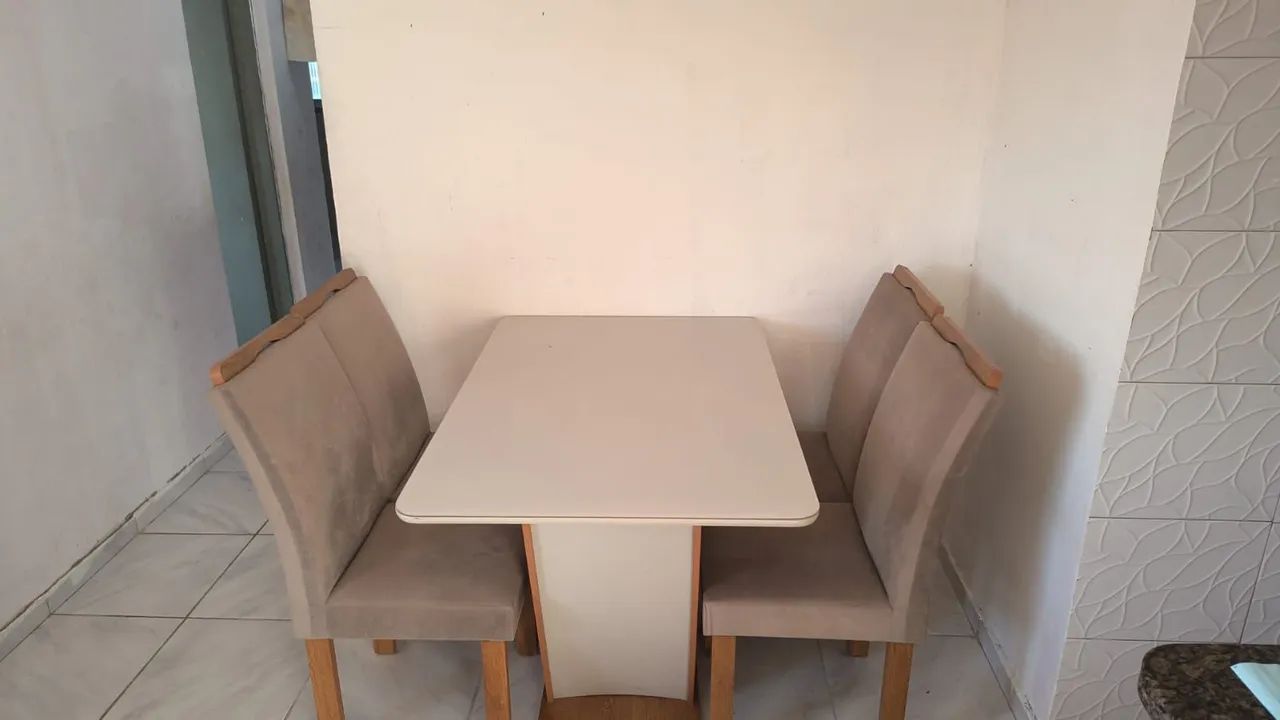 Mesa 4 cadeiras retangular 