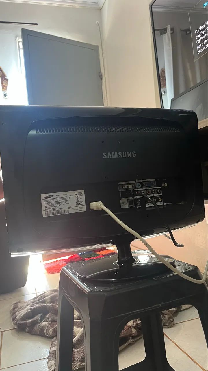 Monitor TV LCD 20" Samsung Modelo: 2033M Usado - Foto 3