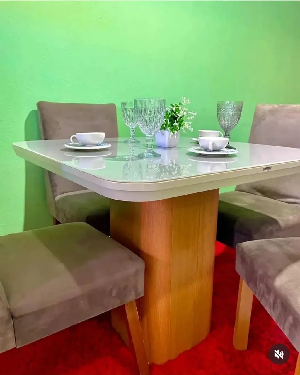 Mesa de jantar completa !!!! Com 4 cadeiras oferta