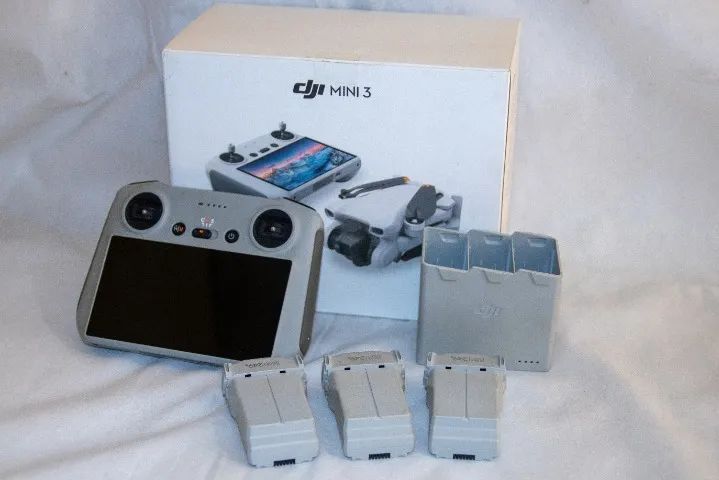 Drone DJI mini 3 combo flymore + Controle RC com tela - Foto 4