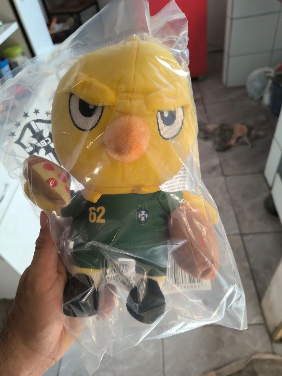 Canarinho de pelúcia 