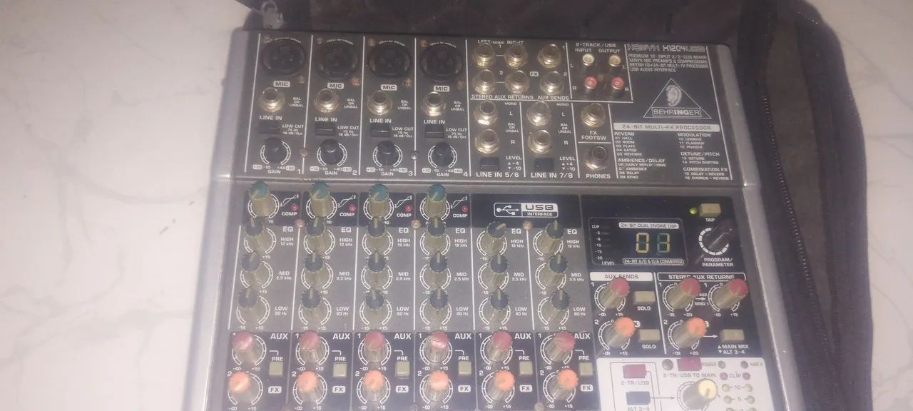 Mesa Behringer 