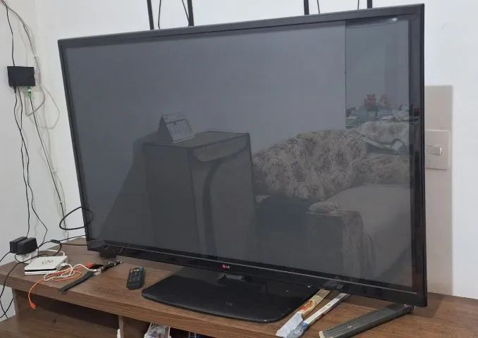 Vende-se TV LG 50 polegadas de plasma. Motivo: mudança