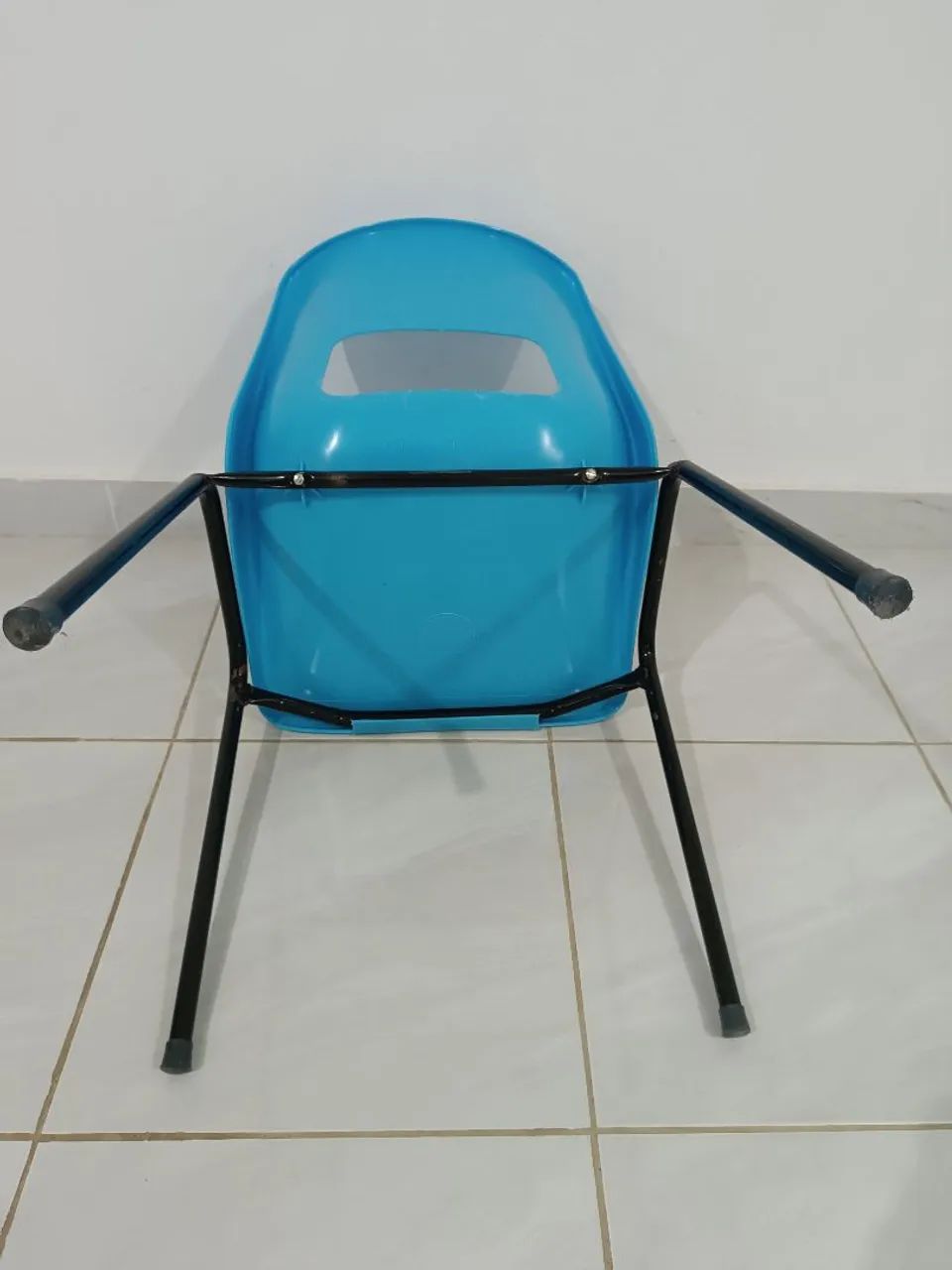 4x Cadeiras de plástico resistente - Foto 4