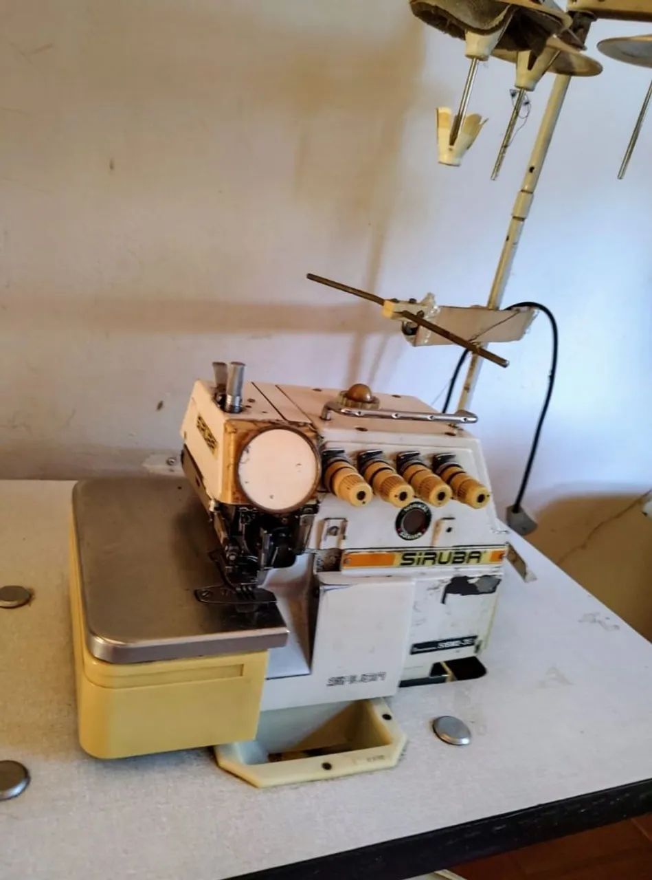 MÁQUINA DE OVERLOCK SIRUBA  - Foto 4