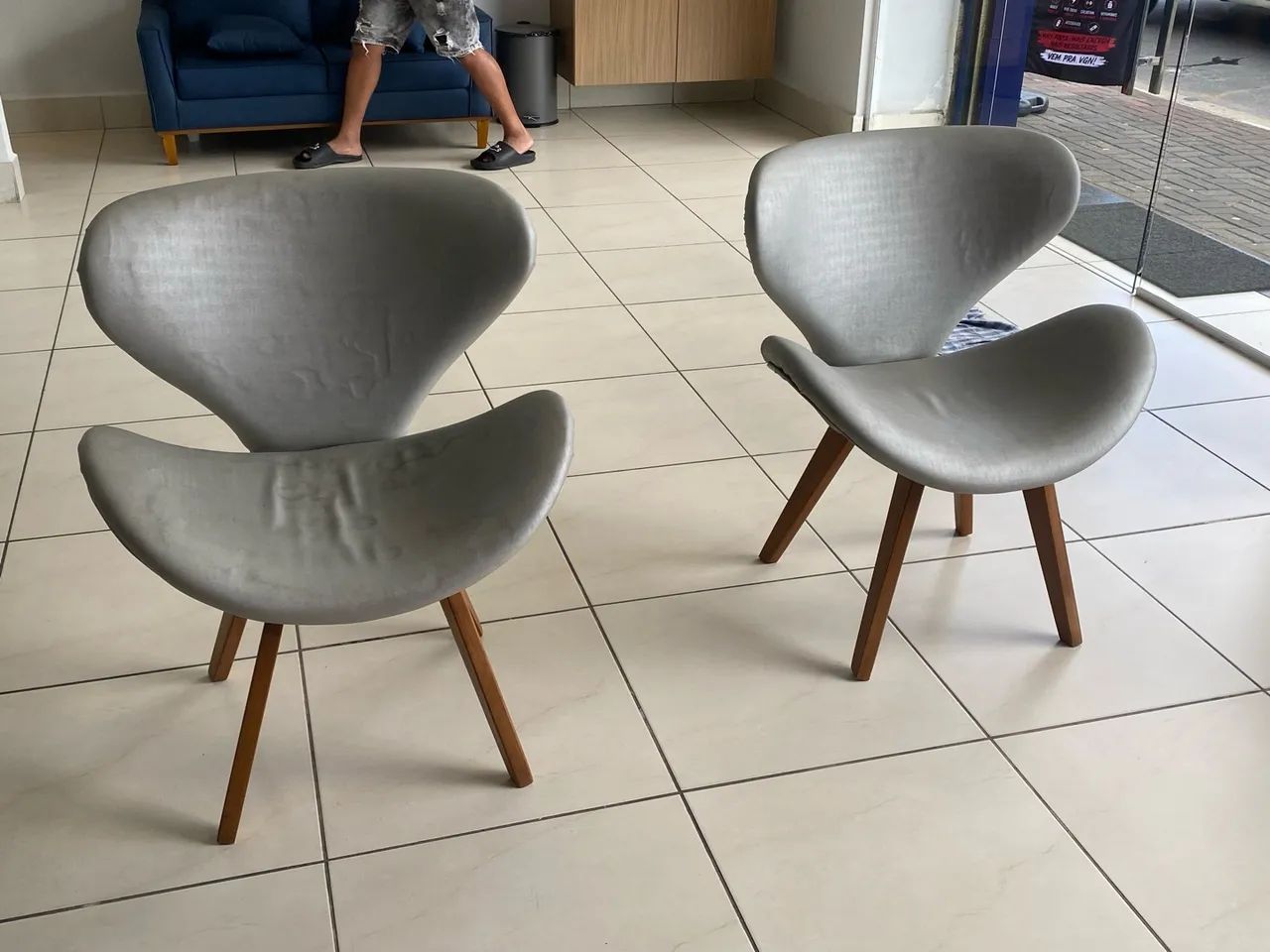 1 Poltrona Swan Prata