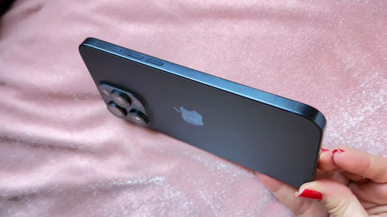 iPhone 15 pro Max  - Foto 2