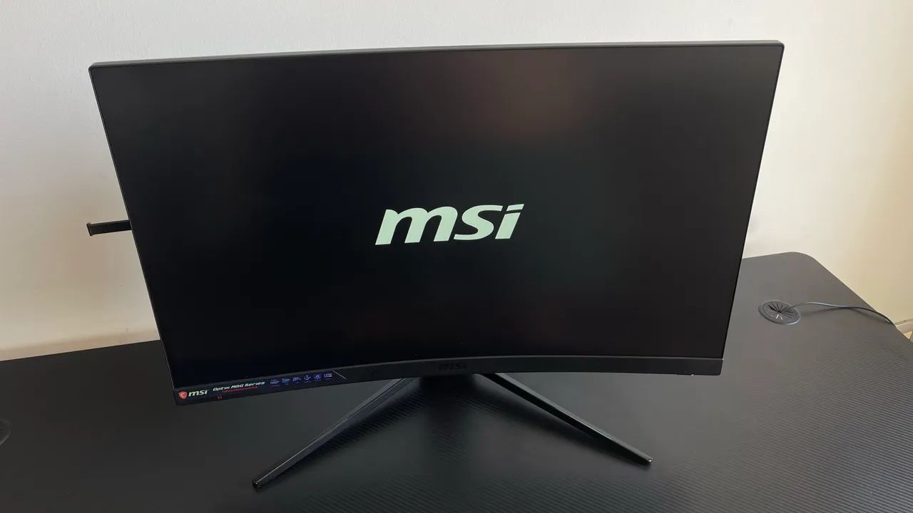 Monitor MSI 165hz - 27? tela curva 