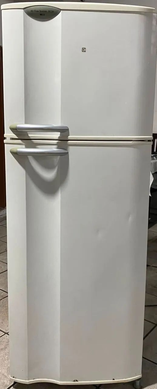 Geladeira Electrolux DC34 - original