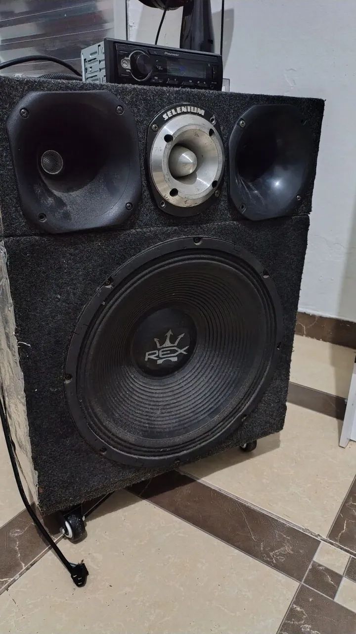 Vendo som automotivo 