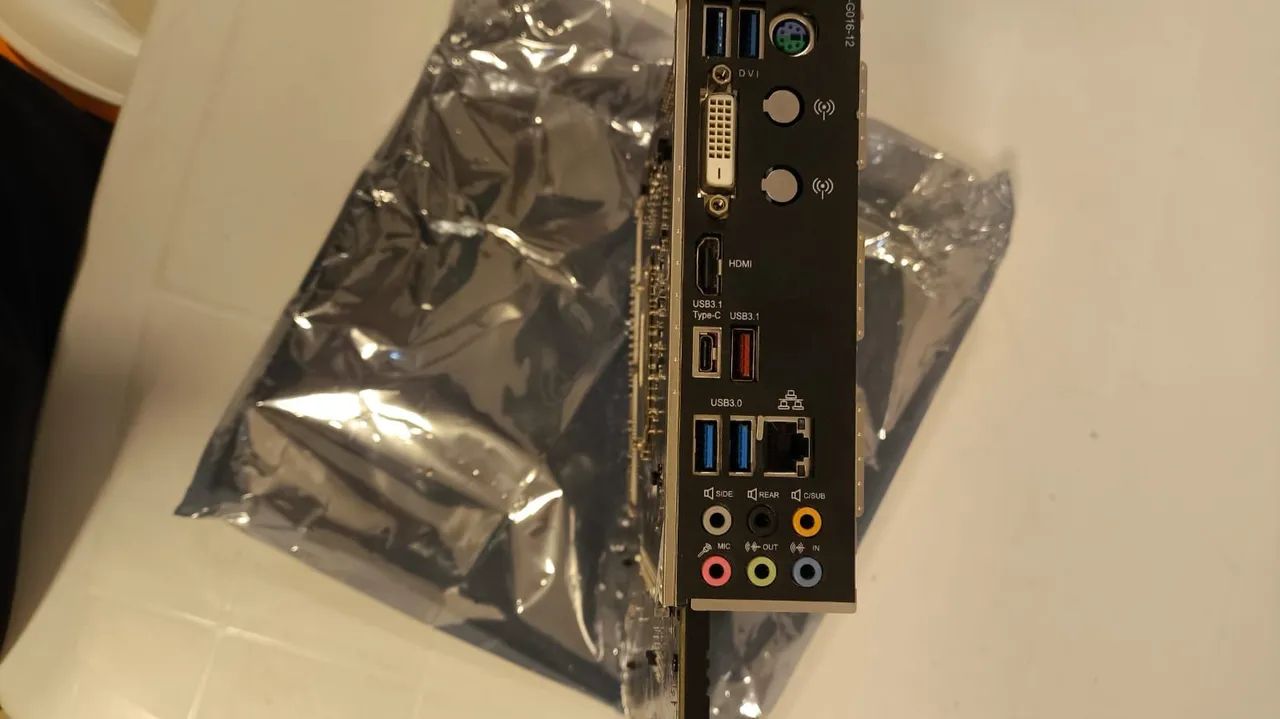 Placa Z390m gaming Gigabyte - Foto 3