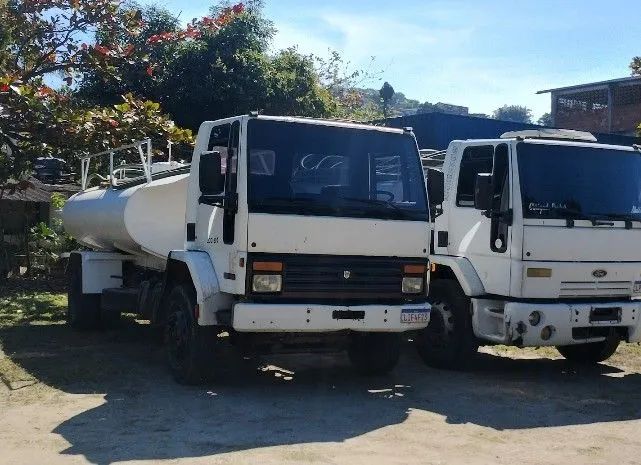 Caminhão pipa 