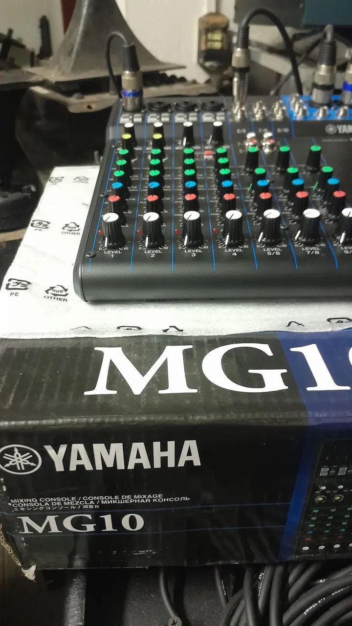 Mesa  Yamaha MG 10 - Foto 5