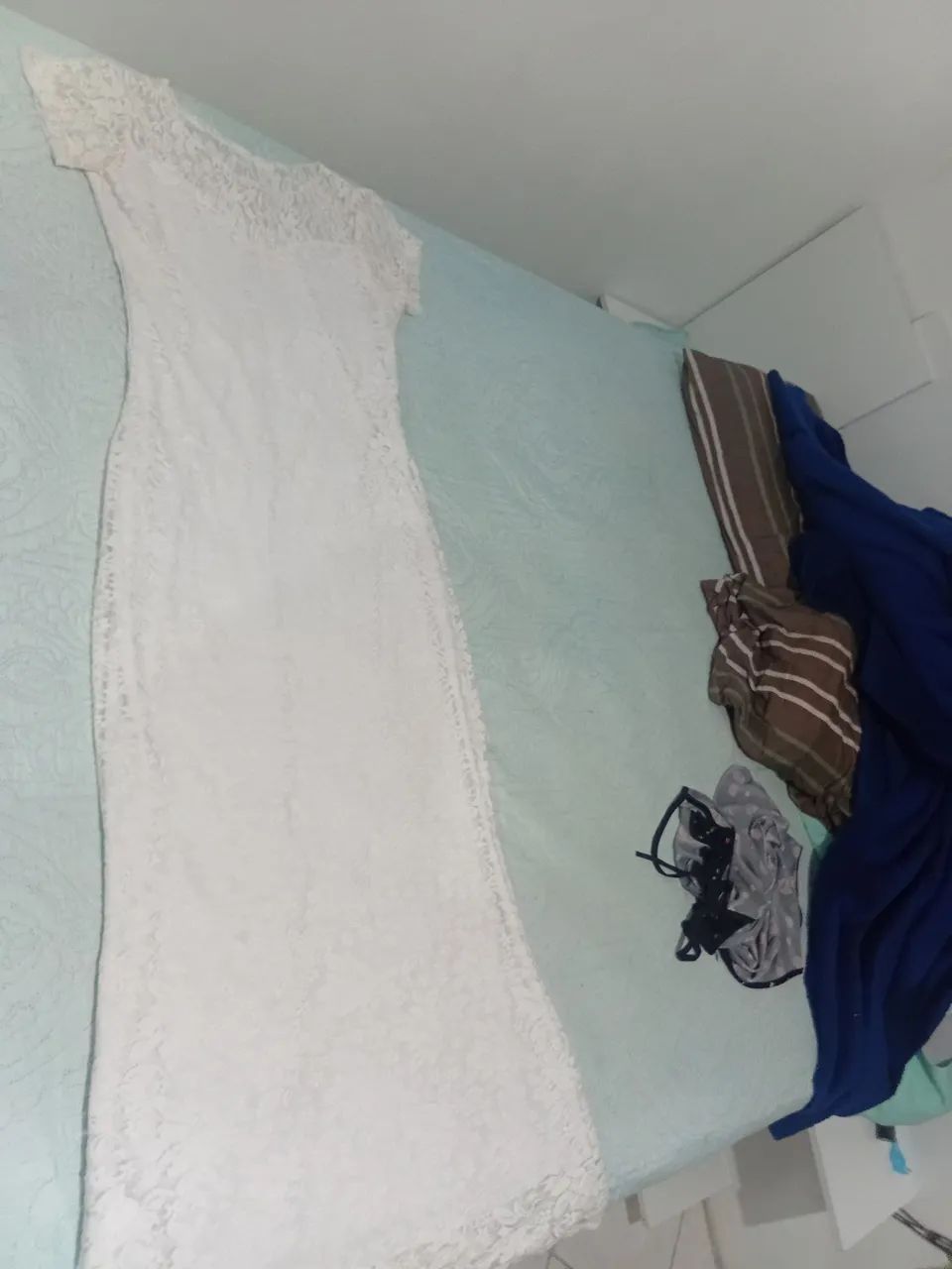 Vestido simples de noiva