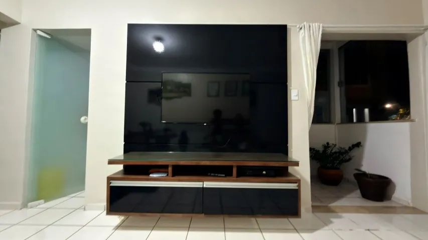 Conjunto Painel e Rack Suspenso para Sala de Estar