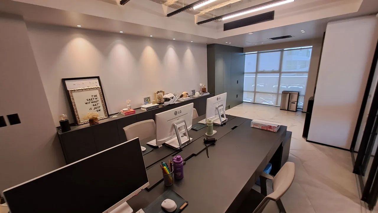 OPORTUNIDADE!! SALA 69m²  MANHATTAN 22° ANDAR MOBILIADA!! 