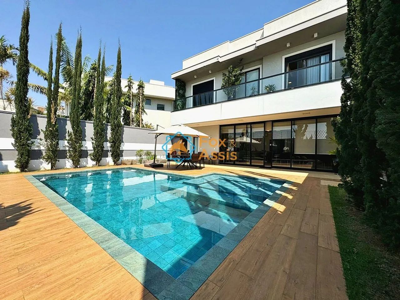 Casa á venda Condomínio Jardim Trípoli.