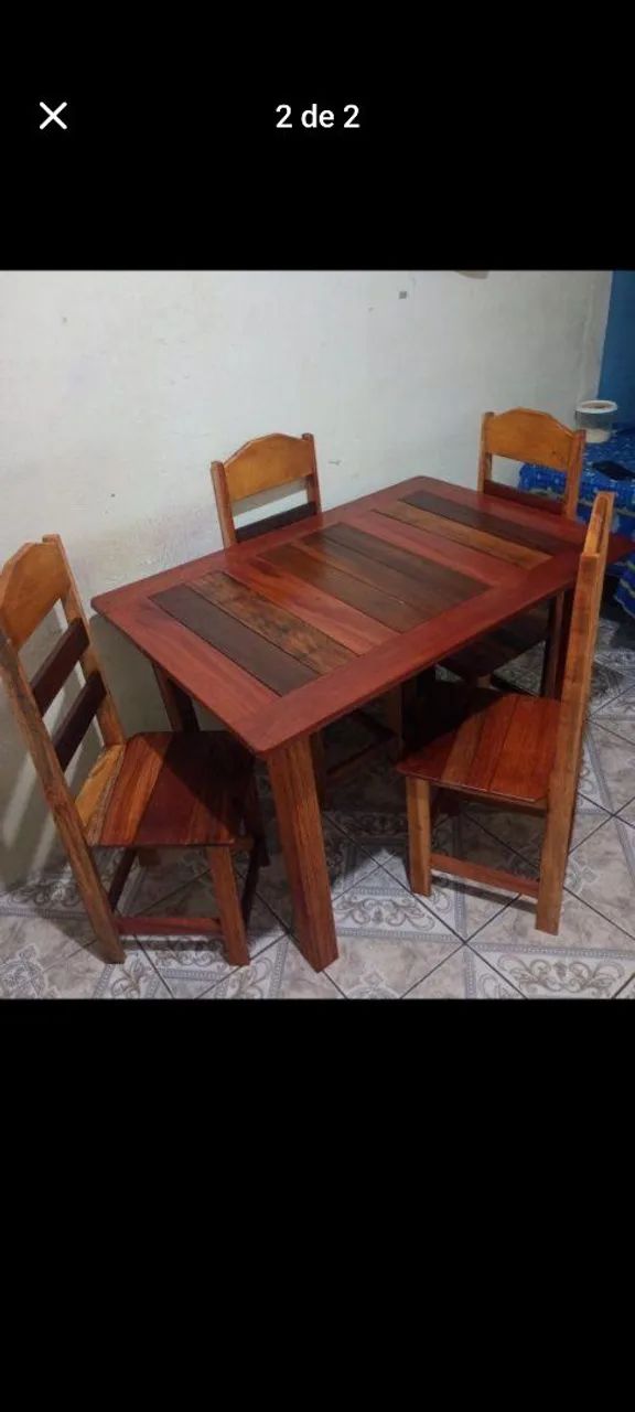 Mesa com 4 cadeiras 