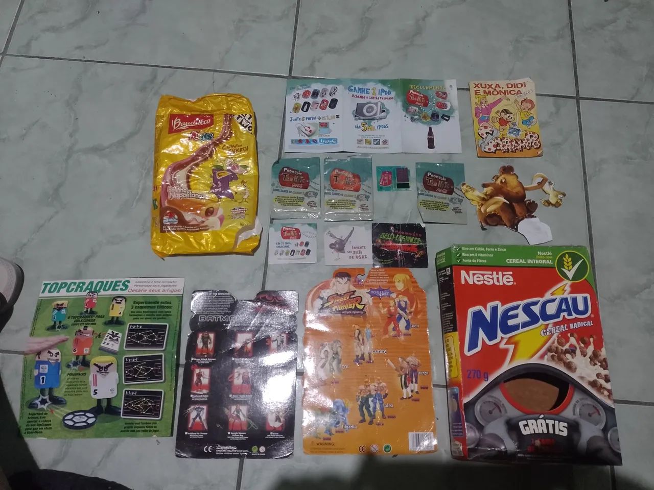 Embalagem e figurinhas dos anos 90 e 2000 nostalgia  - Foto 2
