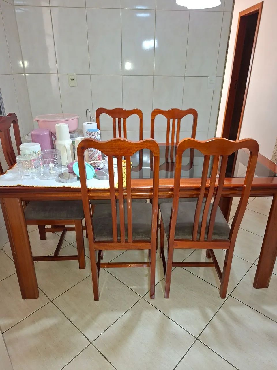 Mesa mogno 06 cadeiras 