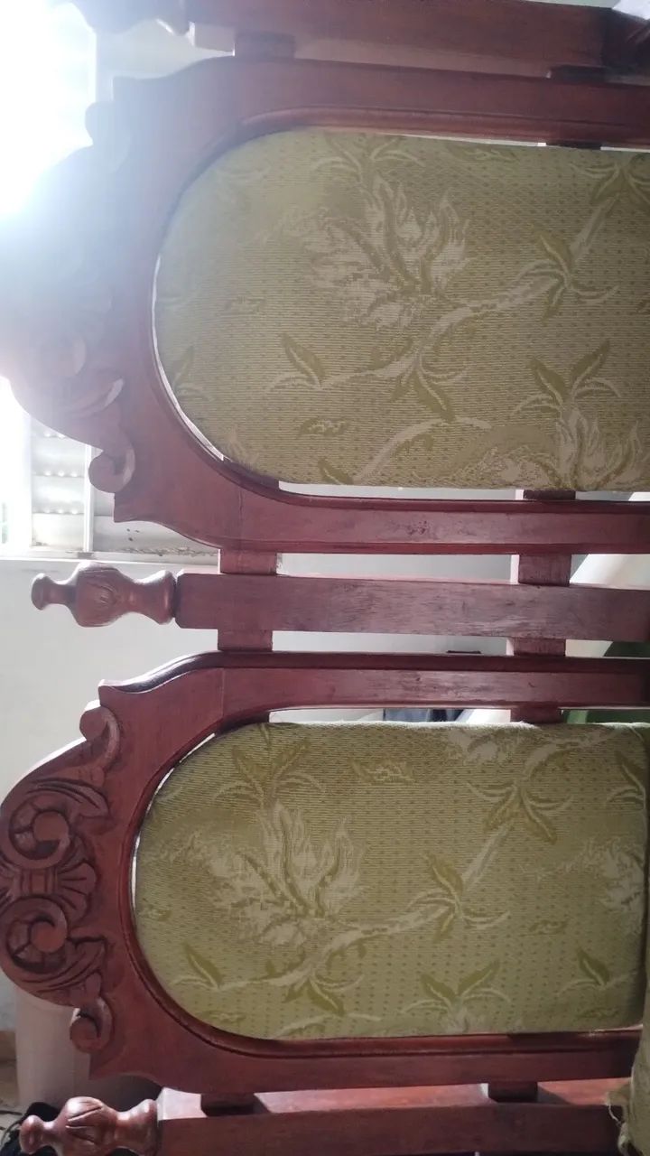 Sofá de madeira  65746288452611122