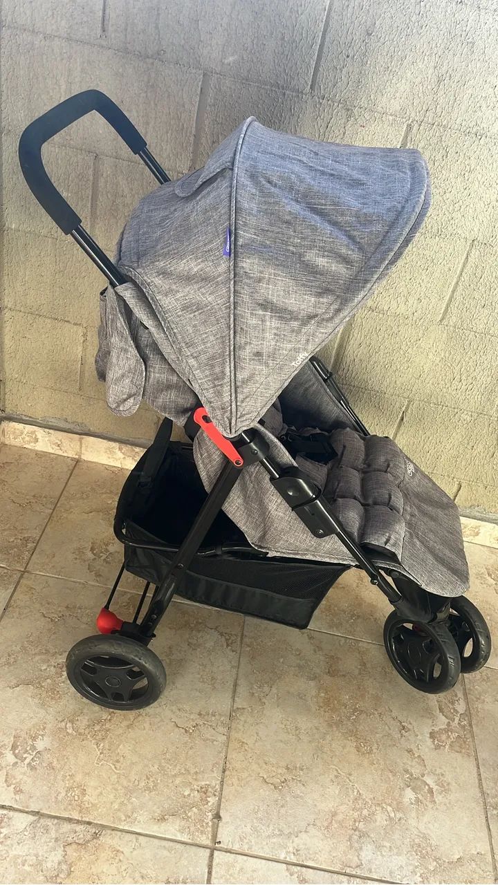 Carrinho de bebê Cosco