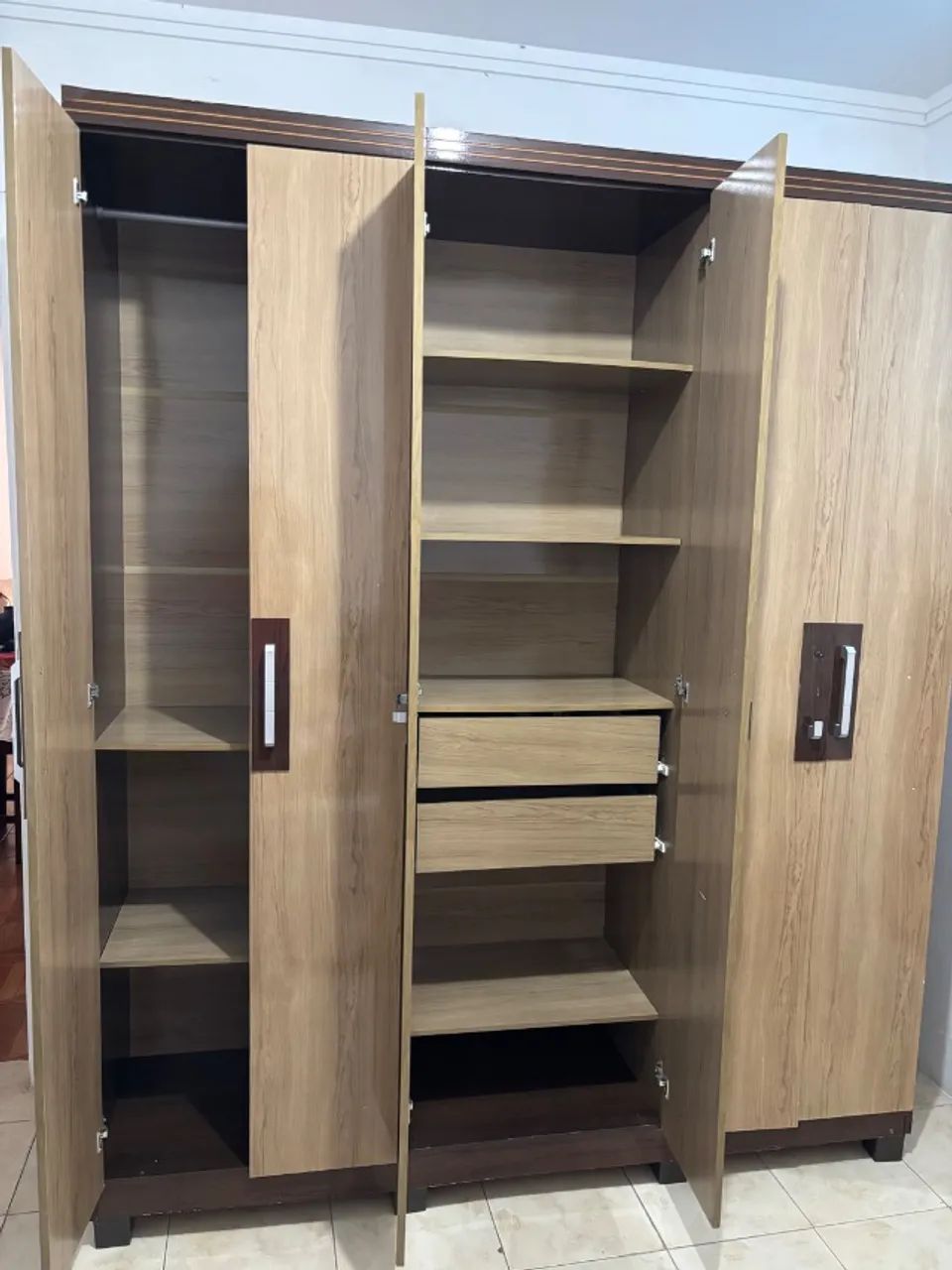 Guarda roupa 6 portas  - Foto 2